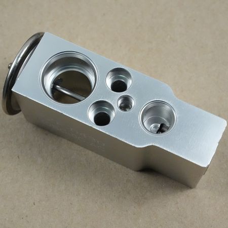 Buy A/C Expansion Valve YT20M00004S002 for Kobelco Excavator SK250LC SK250LC-6E SK290LC SK290LC-6E SK330LC SK330LC-6E SK480LC SK480LC-6E from YEARNPARTS online store