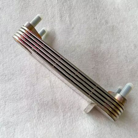 Engine Oil Cooler Core VH157121880A 157121880A for Kobelco Excavator  SK210D-8 SK210LC-8 SK215SRLC SK235SR-1E Hino Engine J05E
