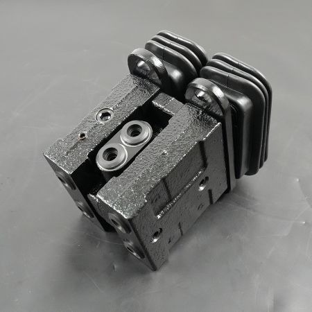 Remote Control RCV Pedal 31Q6-20100 for Hyundai Excavator R140LC-9 R145CR-9 R160LC-9 R180LC-9 R210LC-9 R210NLC-9 R235LCR-9 R250LC-9 R290LC-9 R320LC-9 R380LC-9 R480LC-9 R520LC-9