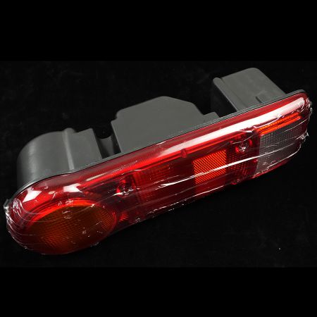 Work Lamp Assy (RH) 21EA-30460 21EA30460 for Hyundai Excavator R130W-3 R140W-7 R170W-7 R200W-3 R95W-3