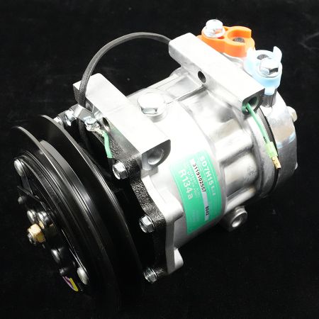 A/C Compressor 4674027 for Hitachi Excavator ZX60USB-3 ZX60USB-3F ZX60USBNA-3 ZX65USB-3F