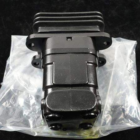 Foot Pedal Control Valve VOE14612098 for Volvo EC200D EC210C EC210D EC220D EC220E EC235C EC235D EC240C EC250D EC250E EC290C Excavator