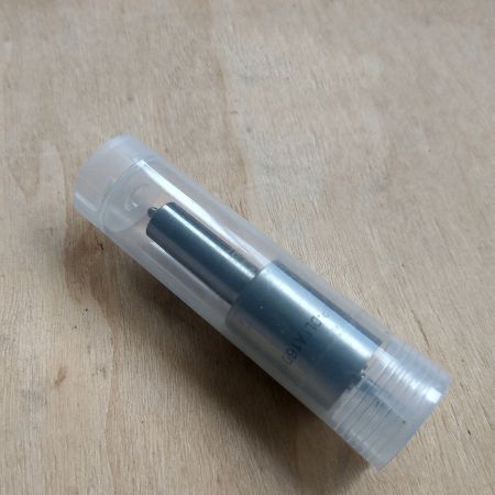 Buy Fuel Injector Nozzle 105015-9220 1050159220 for Zexel A 50LC C 50LC at yearnparts