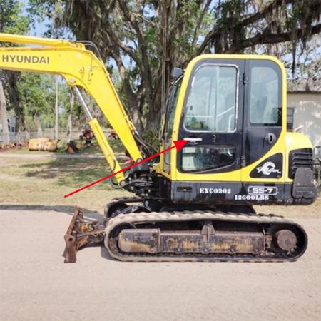 Ensemble de porte latérale 71M8-00601 pour pelle Hyundai R55-7 R55W-7 R55W-7A R60-7 (CHINE)