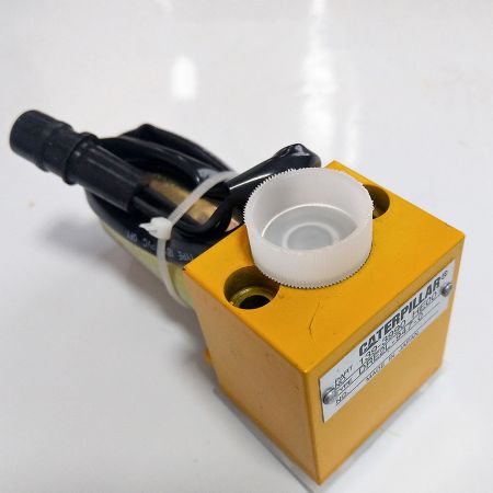 signal-pressure-reducing-solenoid-valve-with-seat-139-3990-1393990-for-caterpillar-excavator-cat-315-330-350-375-375-l