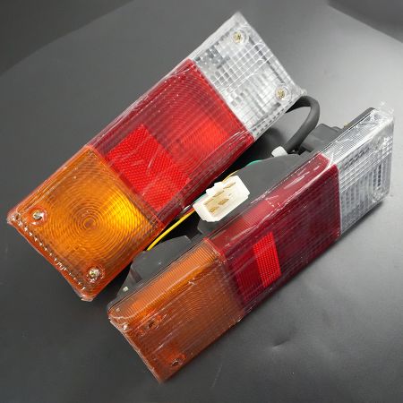 Working Rear Lamp 418-06-33230 418-06-33260 for Komatsu Wheel Loader WA200-5 WA250-5 WA320-5